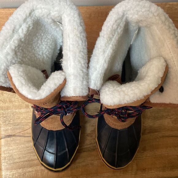Khombu Maya Cold Weather Duck Boots Red / Navy Size 7M New - Picture 8 of 12